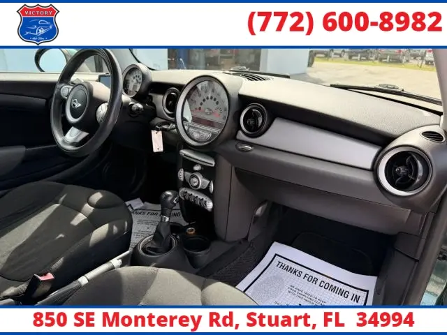 2009 MINI Cooper Base photo 4