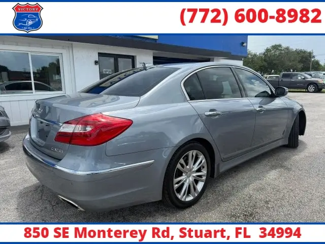 2014 Hyundai Genesis 3.8 photo 3