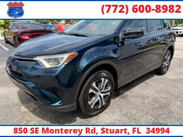 2018 Toyota RAV4 LE photo 4