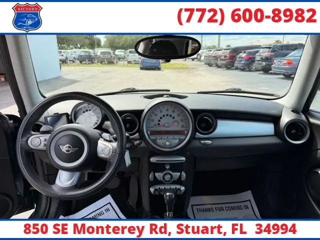 2009 MINI Cooper Base photo 3