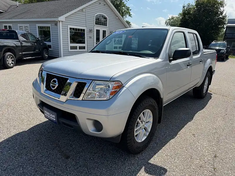 2016 Nissan Frontier 4.0 SV Crew Cab 4X4 AT SWB's photo