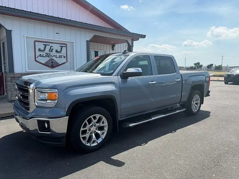 2015 GMC Sierra 4WD Crew Cab SLT SWB's photo