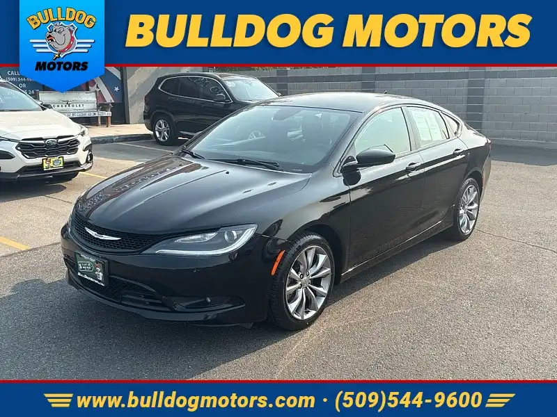 2015 Chrysler 200 S's photo