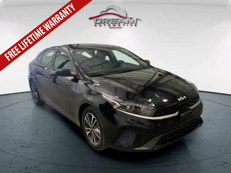 2024 Kia Forte LXS AT's photo