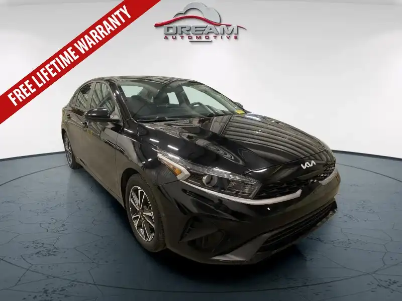 2024 Kia Forte LXS AT's photo