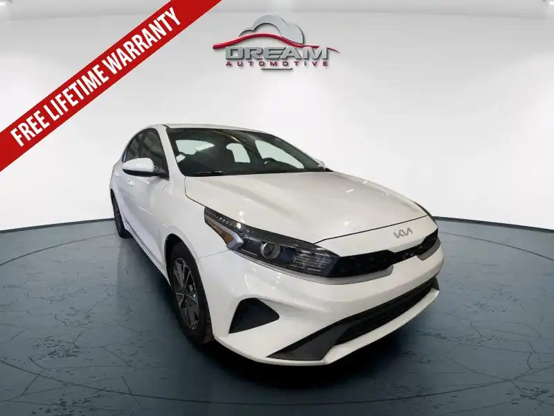 2024 Kia Forte LXS AT's photo