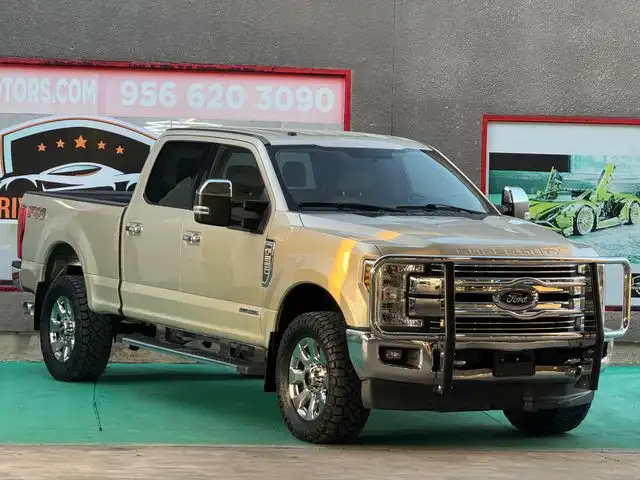 2018 Ford F-250 Lariat 4WD Crew Cab 6-3/4' Box's photo