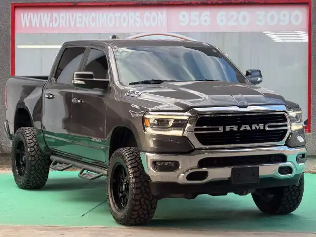 2019 RAM 1500 Big Horn/Lone Star 4WD Crew Cab 5'7's photo