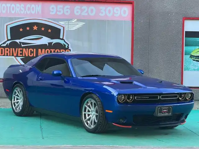 2019 Dodge Challenger SXT Auto's photo