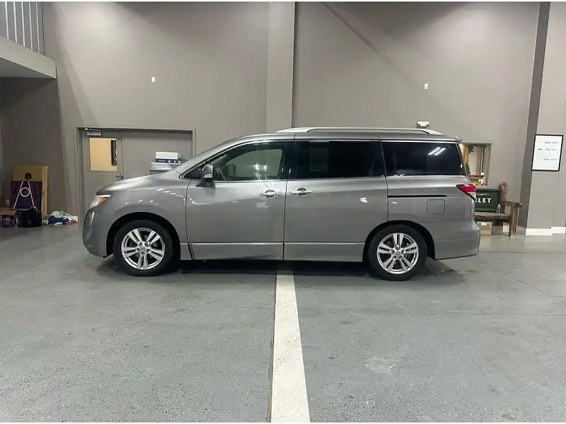 2011 Nissan Quest 3.5 SL's photo