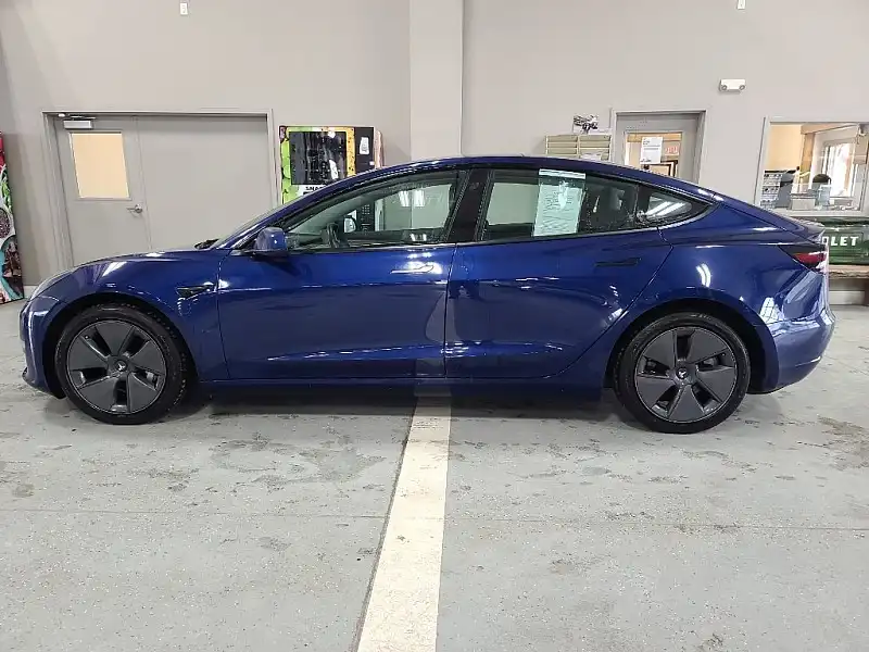 2023 Tesla Model 3 Base's photo