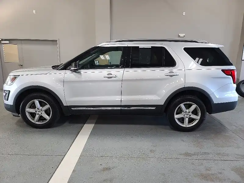 2016 Ford Explorer XLT 4WD's photo