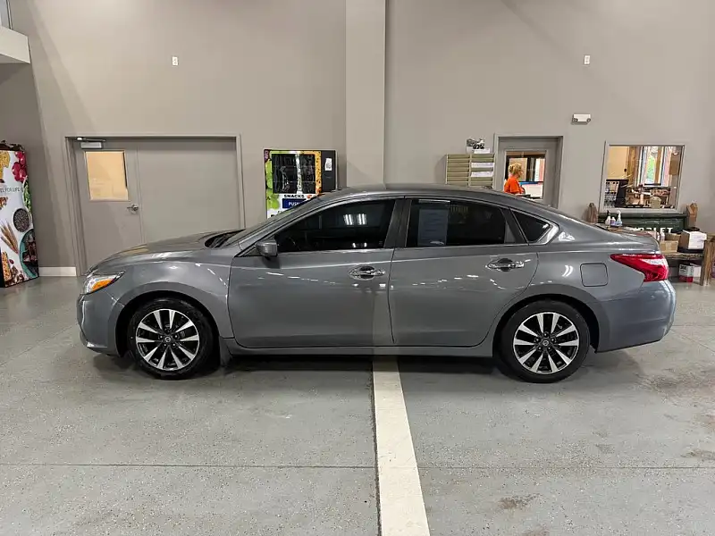 2017 Nissan Altima 2.5 SV's photo