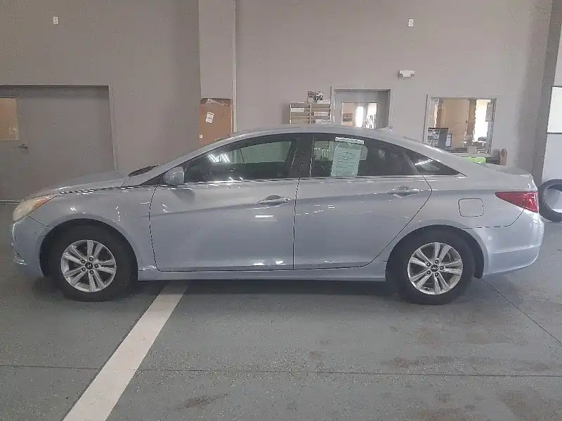2011 Hyundai Sonata I4 GLS A T's photo
