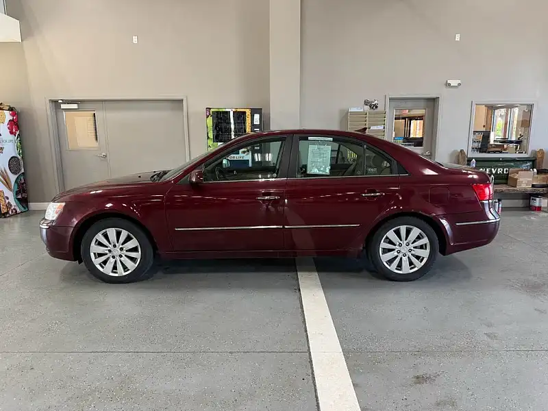 2010 Hyundai Sonata Limited I4 A/T PZEV's photo
