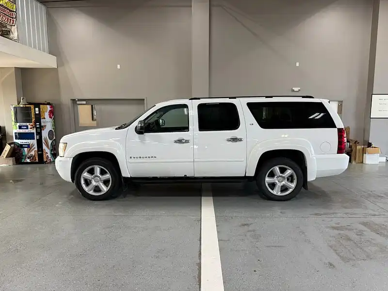 2007 Chevrolet Suburban's photo