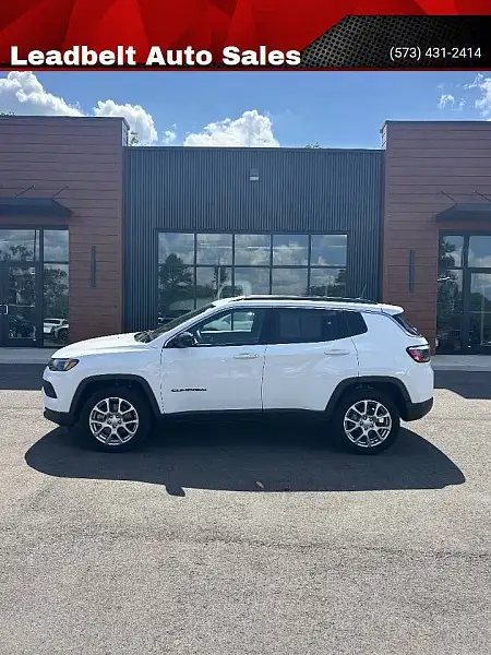 2023 Jeep Compass Latitude Lux 4WD's photo