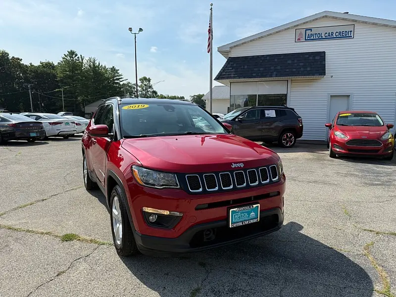 2019 Jeep Compass Latitude photo 3