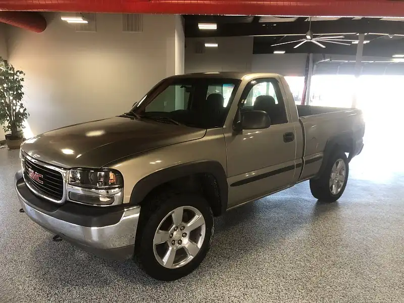 2000 GMC Sierra SL 4WD Regular Cab SWB K1500's photo