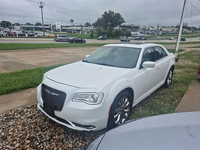 2015 Chrysler 300 Limited V6 AWD's photo