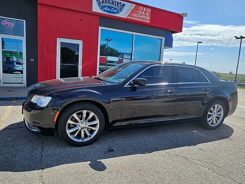 2016 Chrysler 300 AWD Anniversary Edition's photo