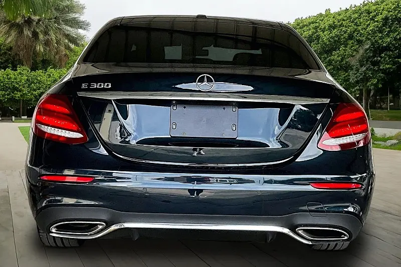2017 Mercedes-Benz E-Class E300 photo 3