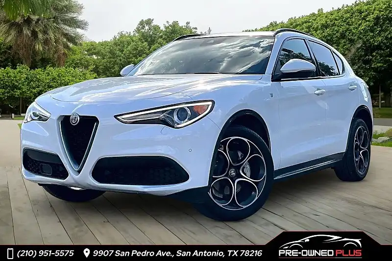 2023 Alfa Romeo Stelvio Ti AWD's photo