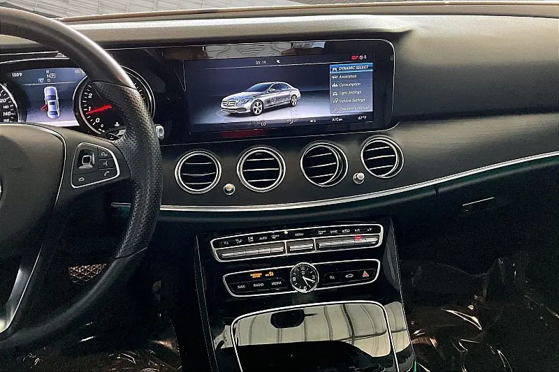 2017 Mercedes-Benz E-Class E300 photo 5