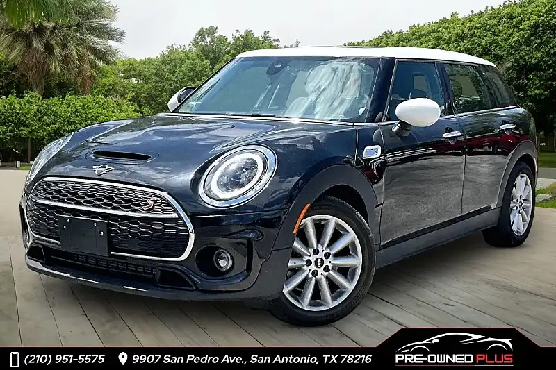 2023 MINI Clubman Cooper S's photo