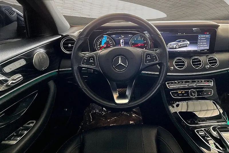 2017 Mercedes-Benz E-Class E300 photo 4
