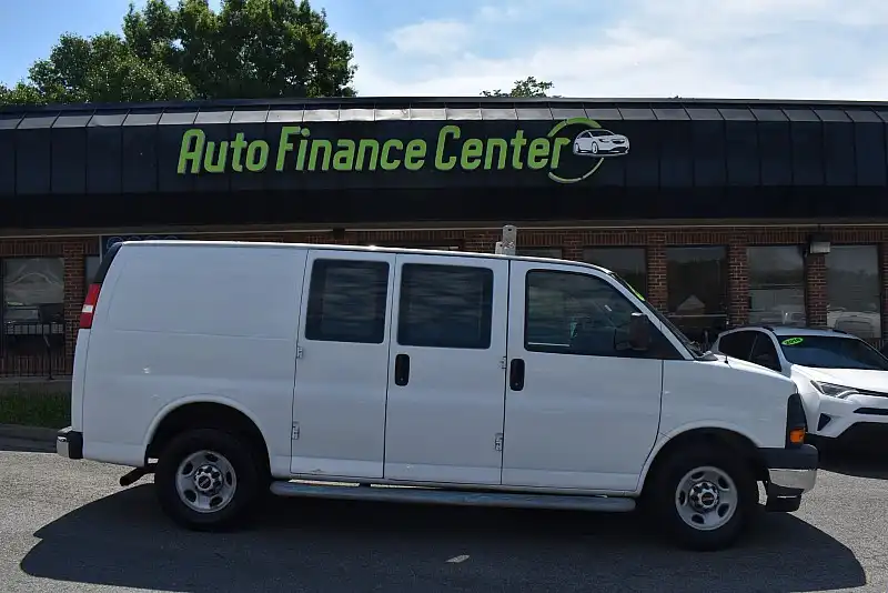 2017 GMC Savana 2500's photo