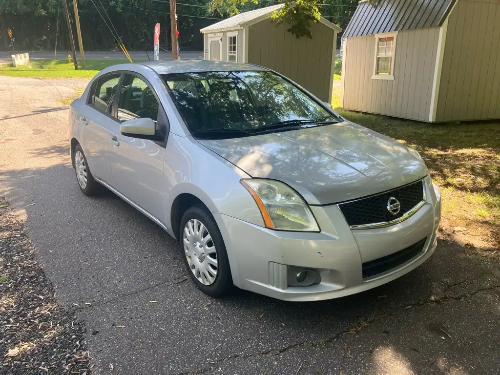 2009 Nissan Sentra 2.0's photo