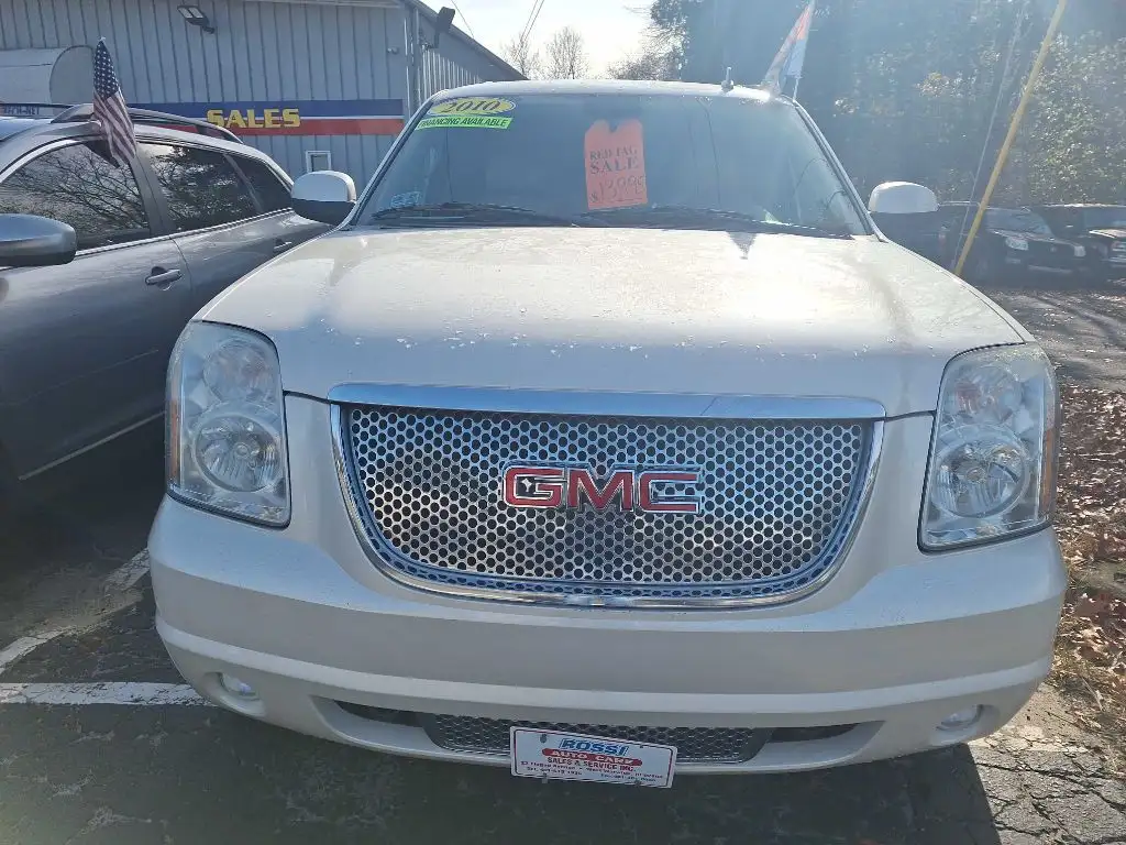 2010 GMC Yukon Denali - AWD's photo