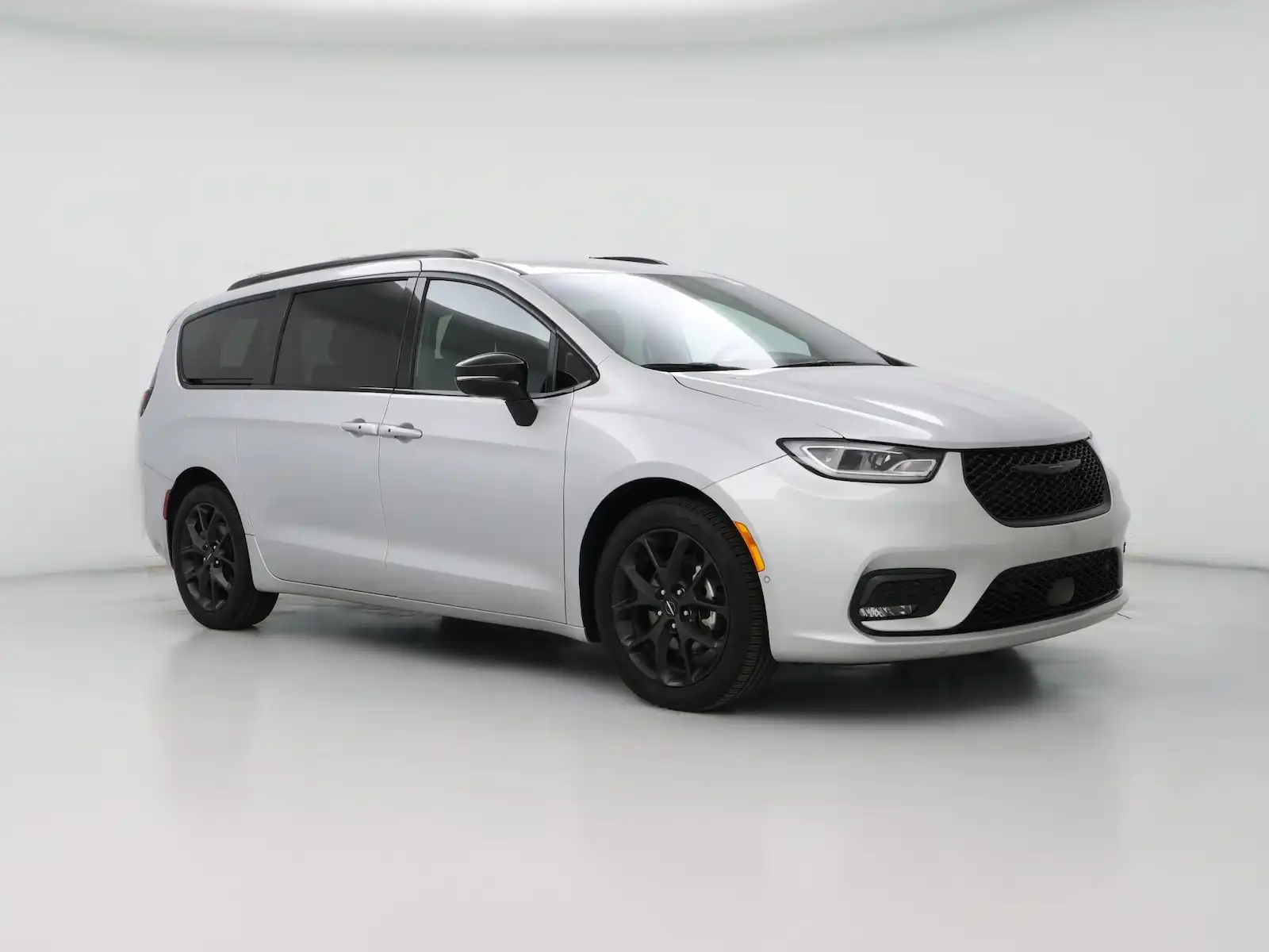 2024 Chrysler Pacifica Touring L's photo