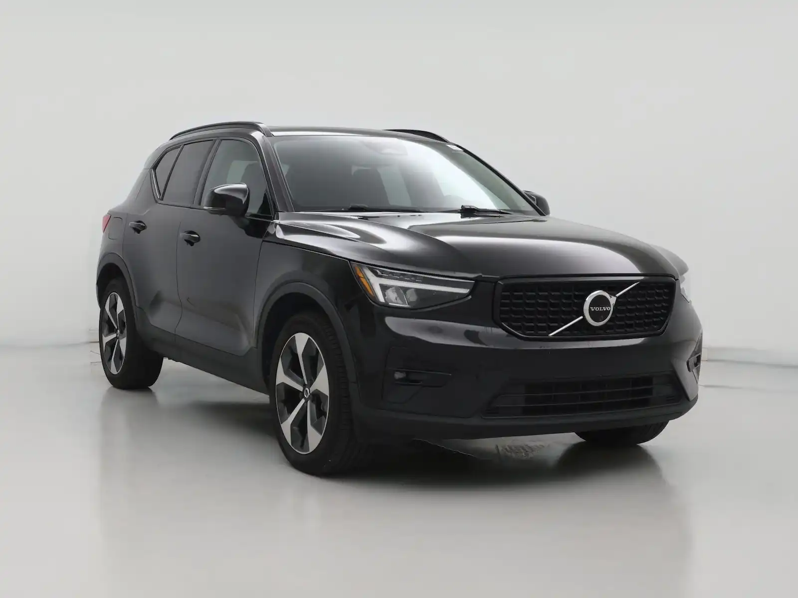 2023 Volvo XC40 B4 Ultimate Dark's photo