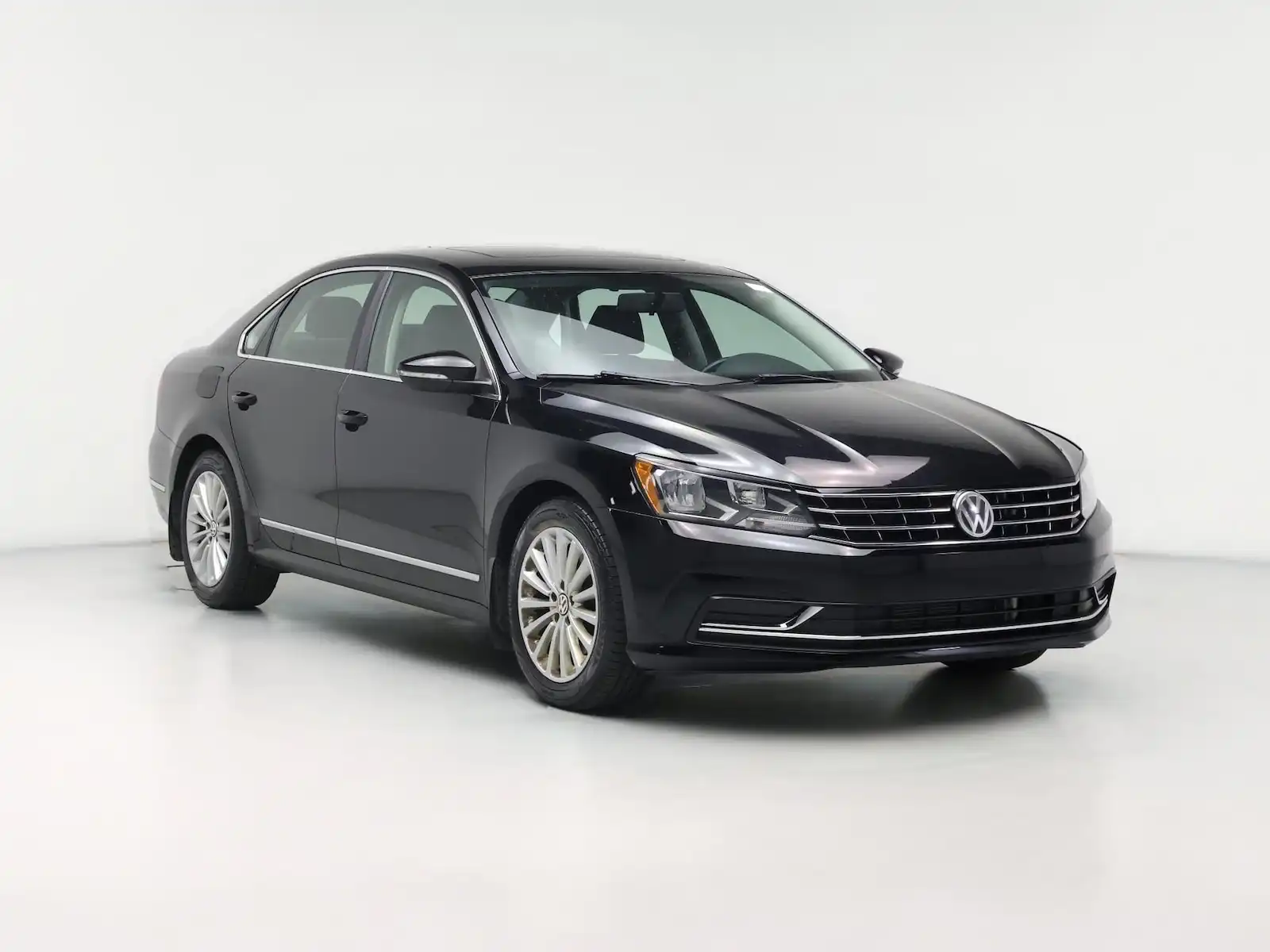 2016 Volkswagen Passat 1.8T SE with Technology Auto PZEV's photo
