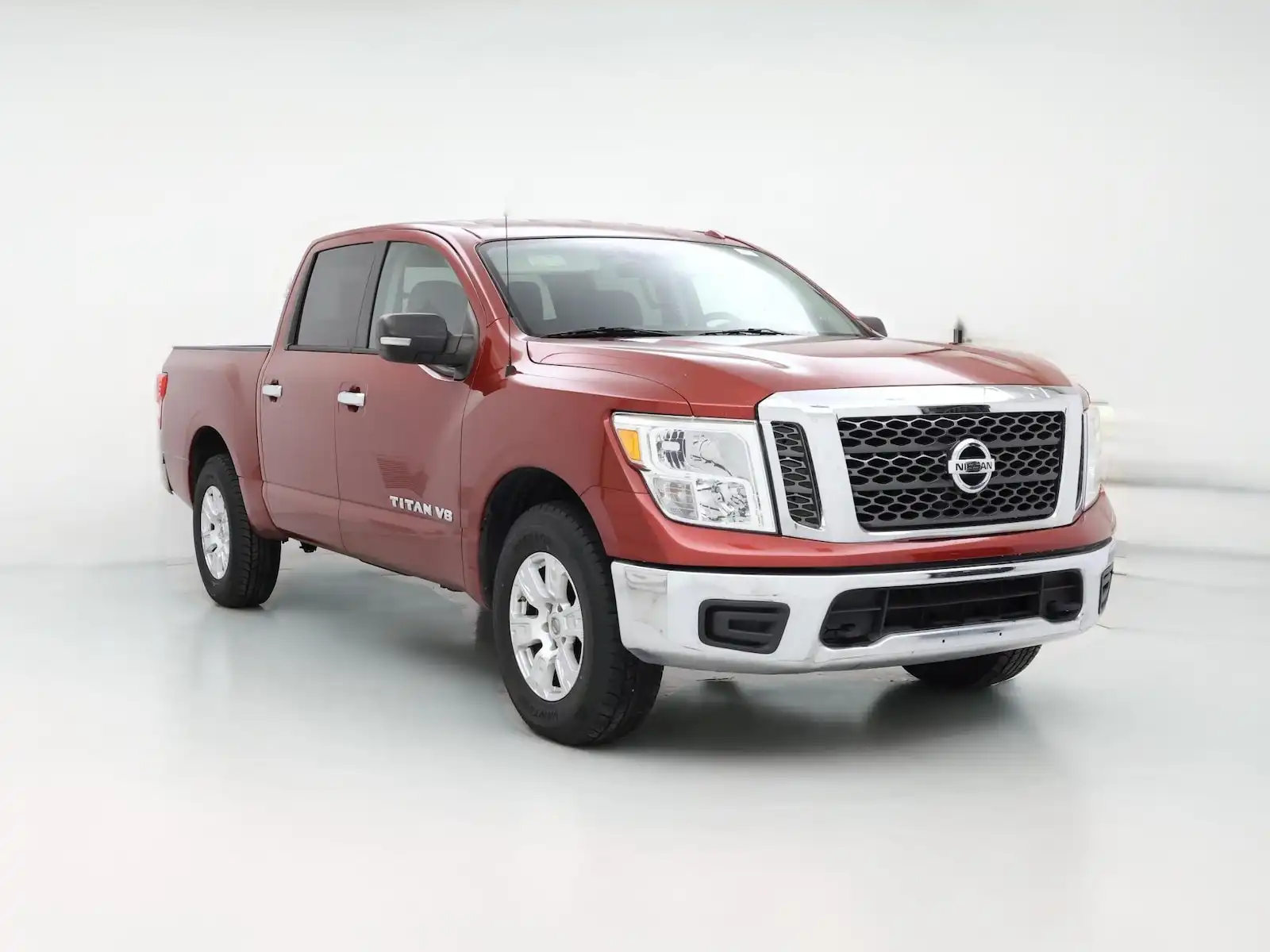 2018 Nissan Titan SV 4WD Crew Cab's photo