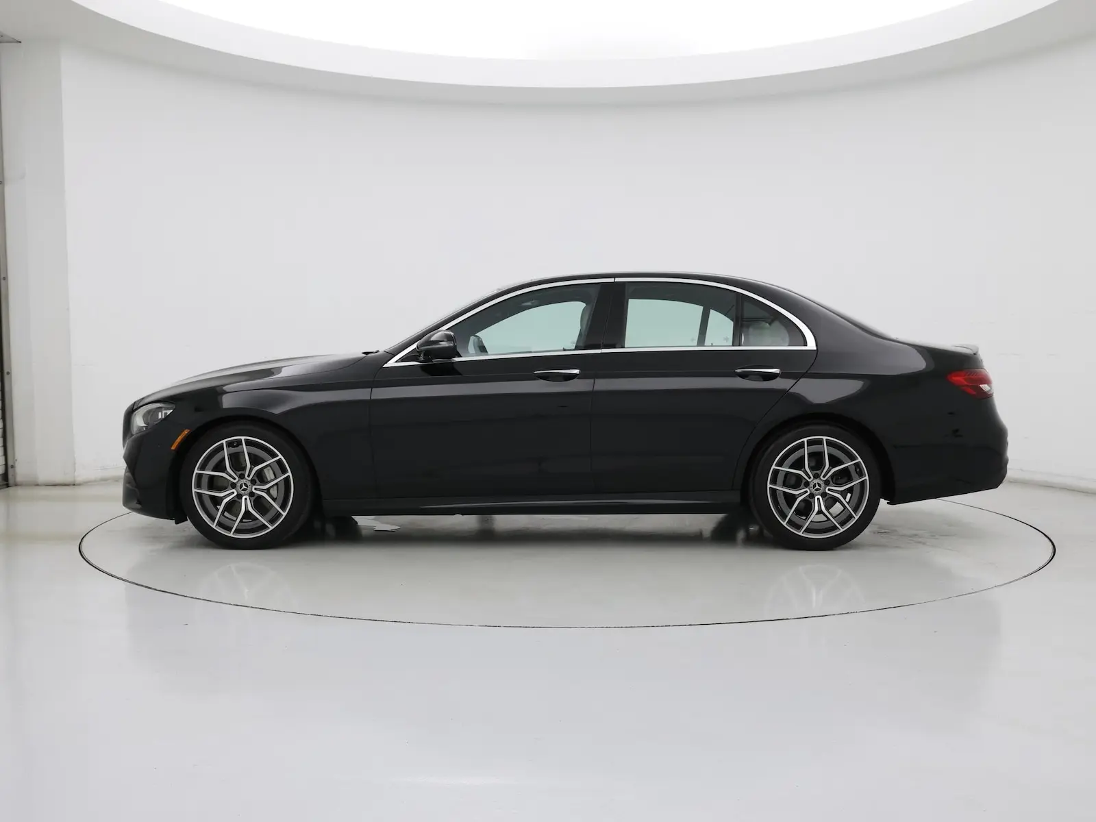 2021 Mercedes-Benz E-Class E350 4MATIC photo 4