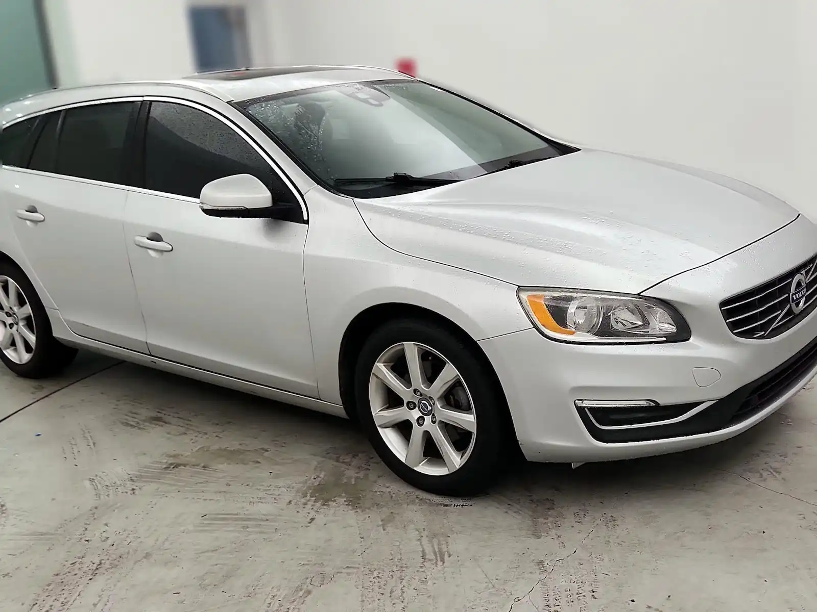 2016 Volvo V60 T5 Drive-E FWD Premier's photo