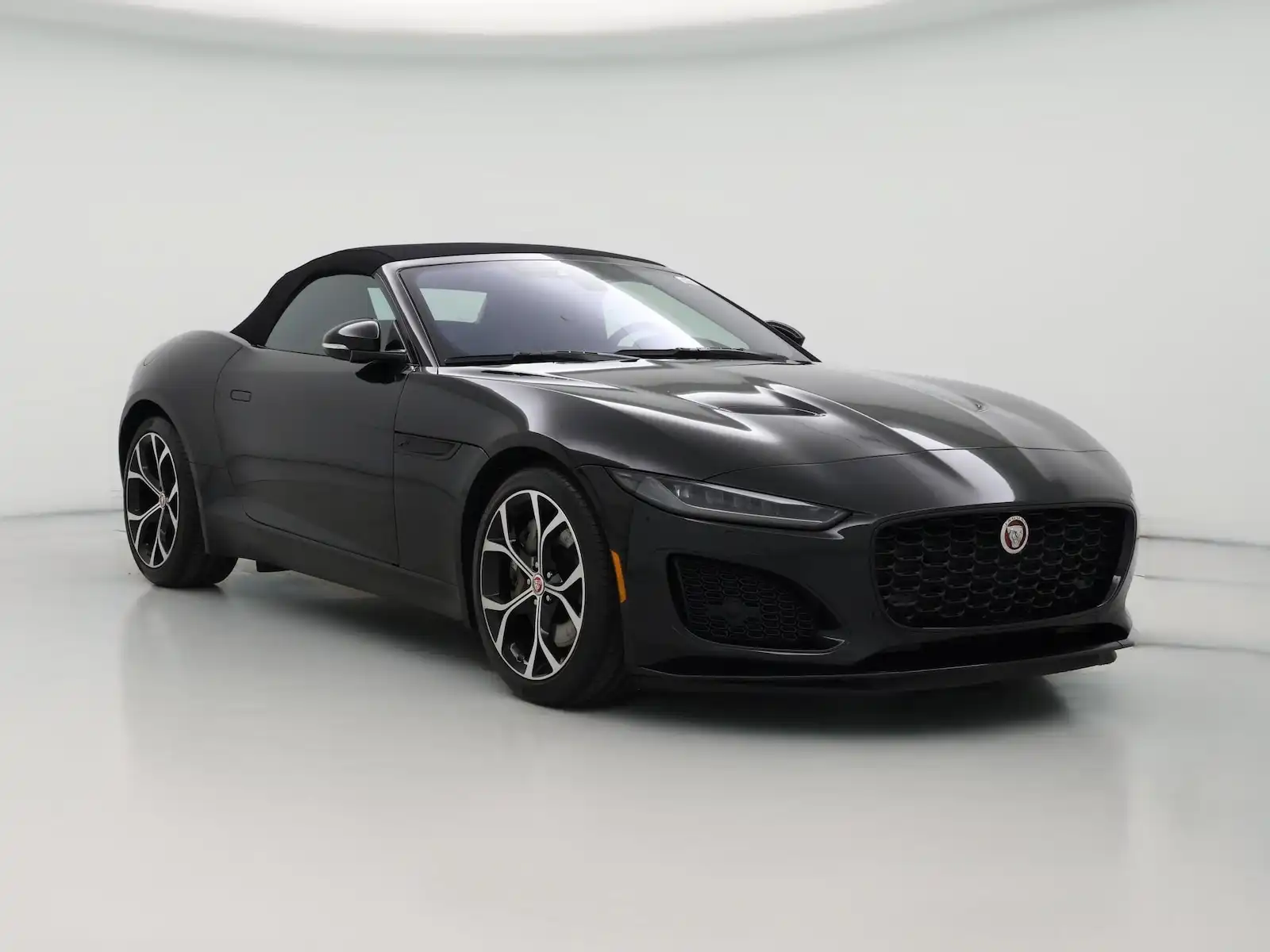 2021 Jaguar F-TYPE Convertible's photo
