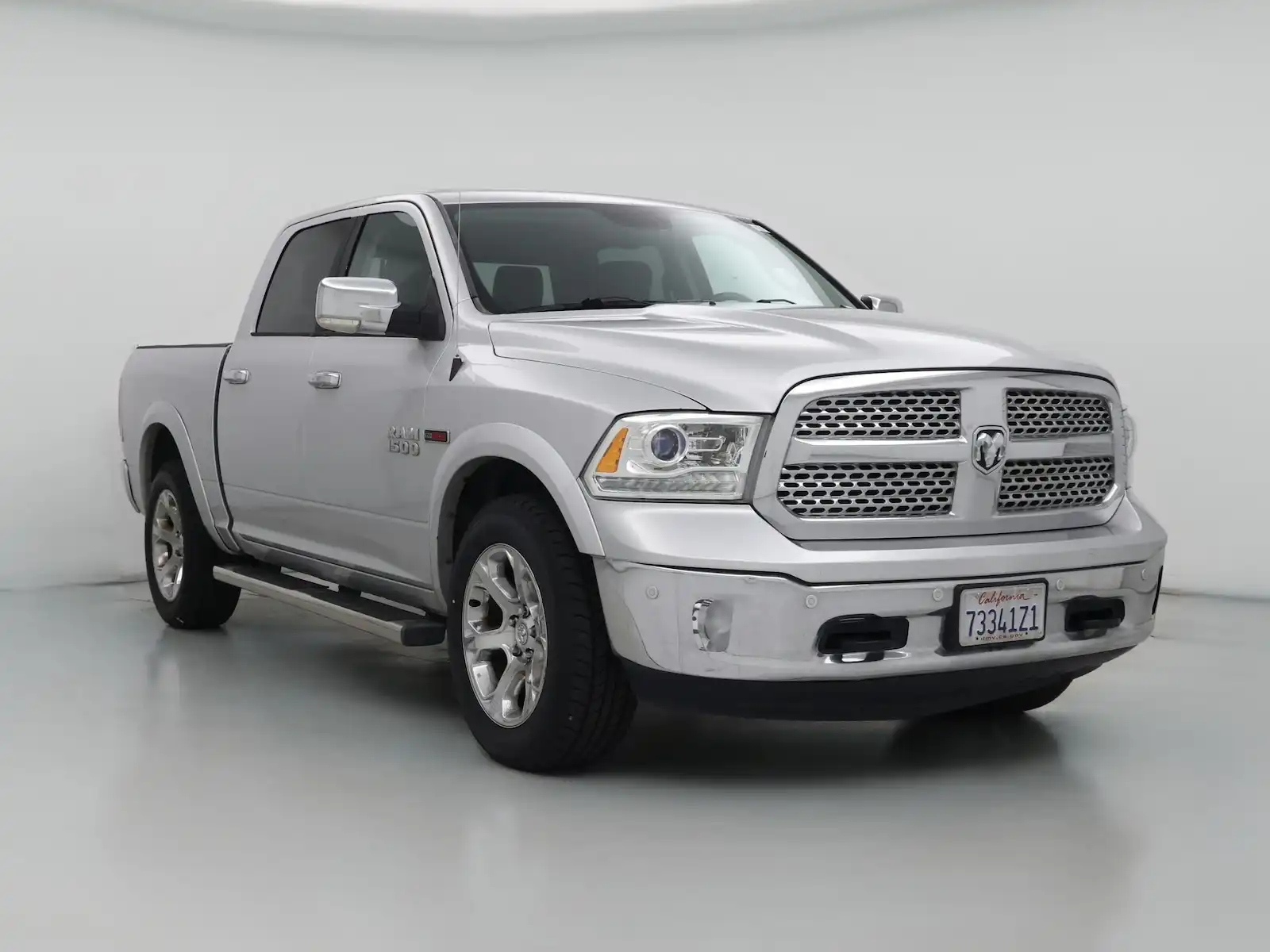 2016 RAM 1500 Laramie 4WD Crew Cab 5'7's photo
