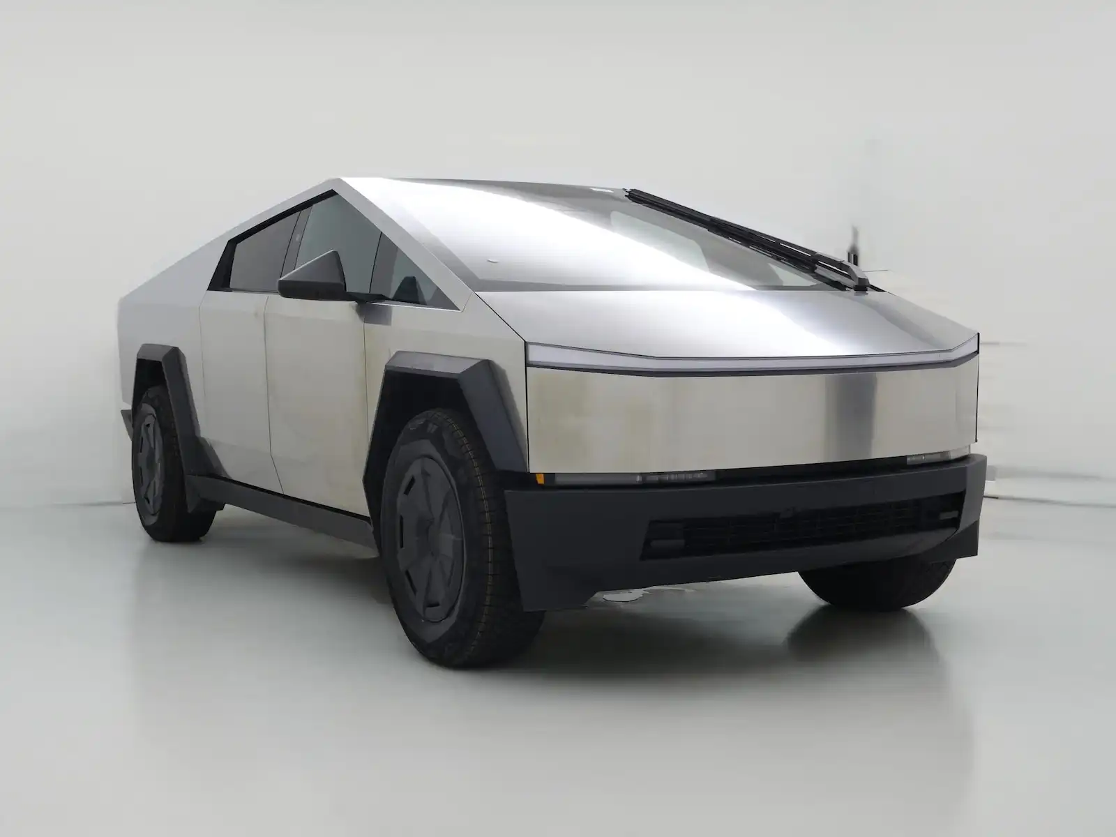 2025 Tesla Cybertruck AWD's photo