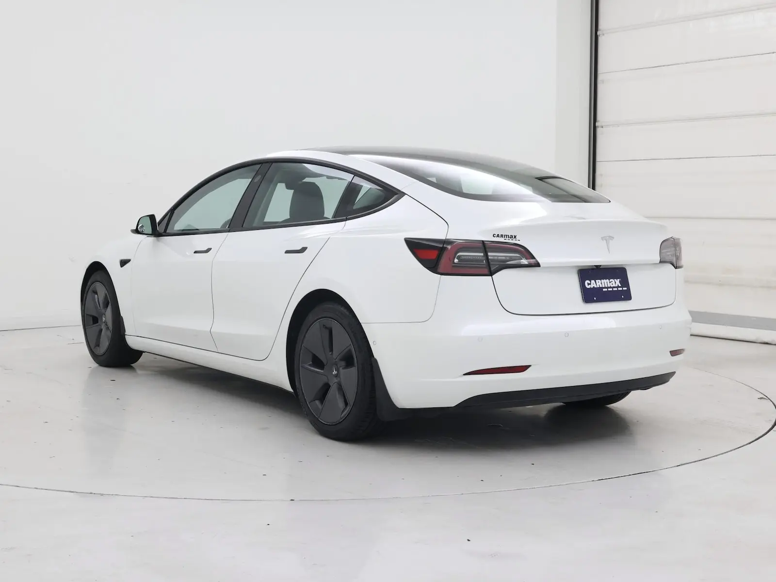 2021 Tesla Model 3 Standard Range Plus photo 3