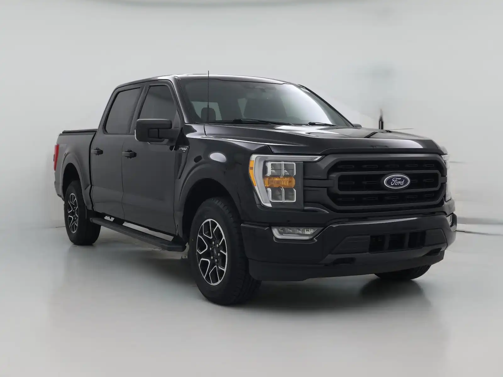 2022 Ford F-150 XLT 4WD SuperCrew 5-1/2' Box's photo