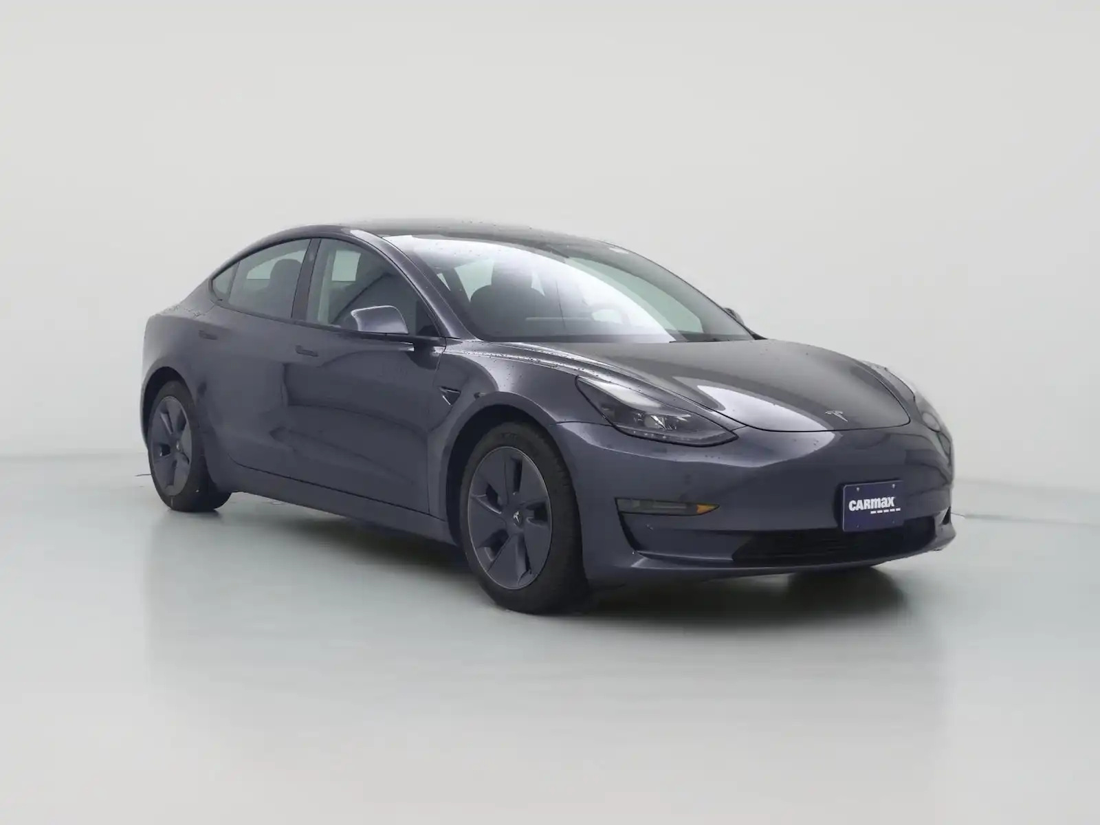 2022 Tesla Model 3 Standard Range Plus's photo