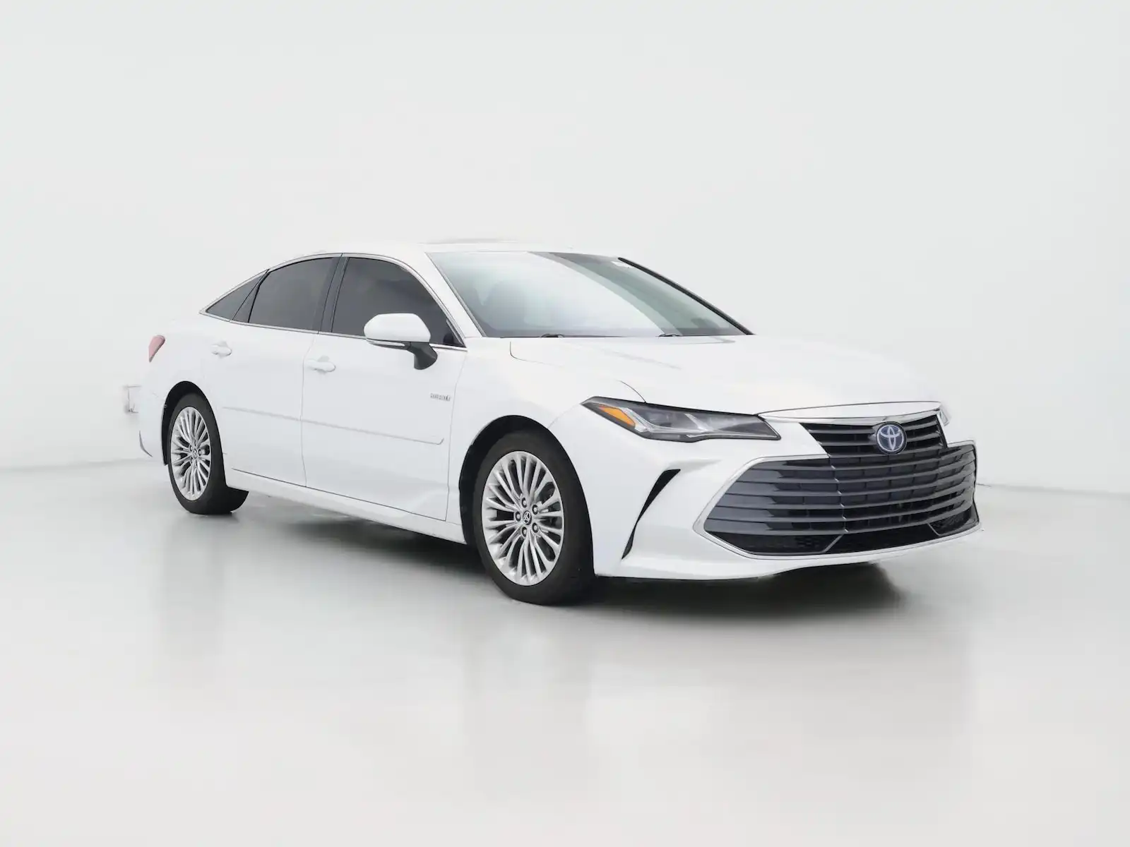 2020 Toyota Avalon Limited Hybrid's photo