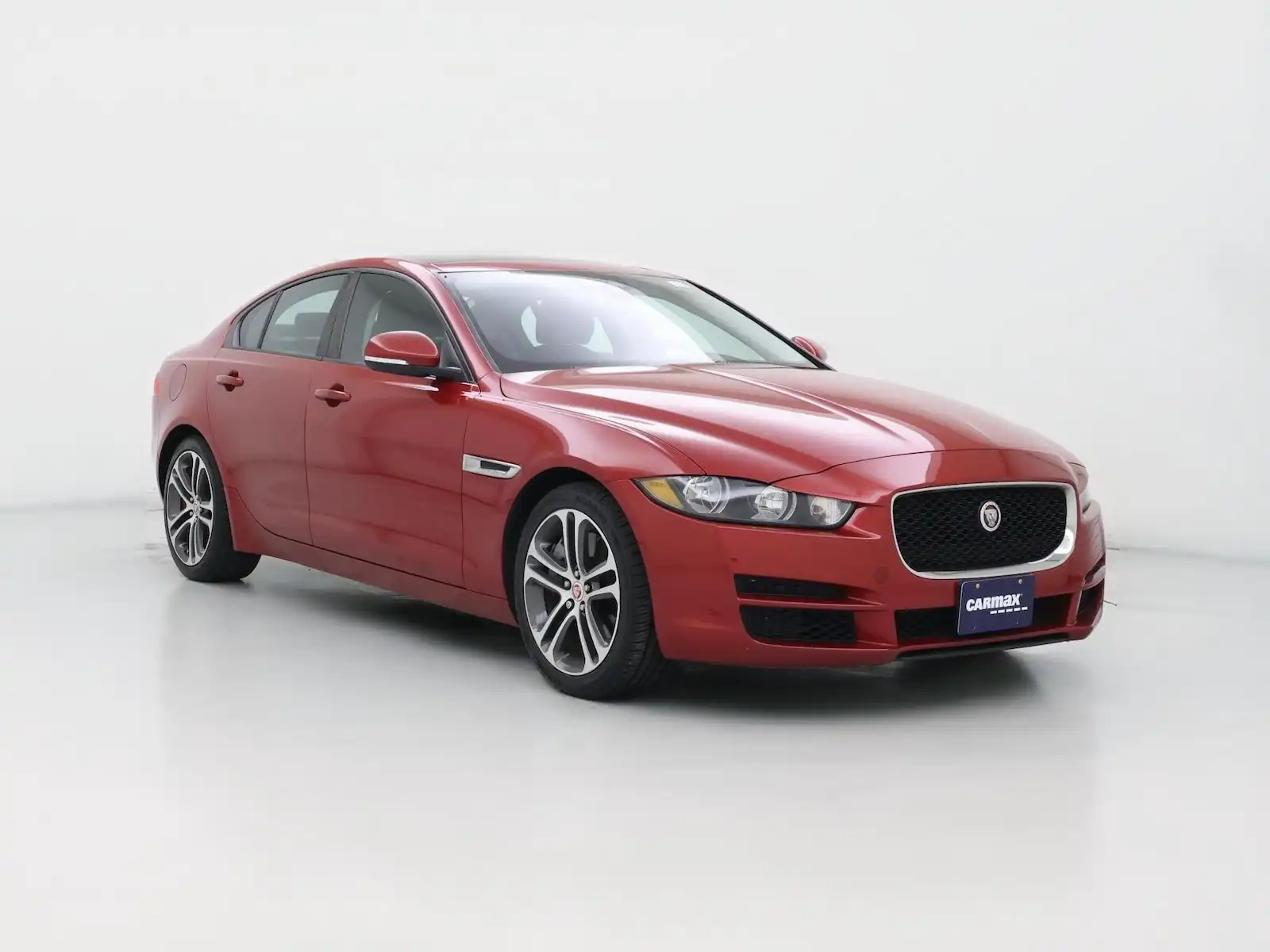 2017 Jaguar XE 35t Premium's photo