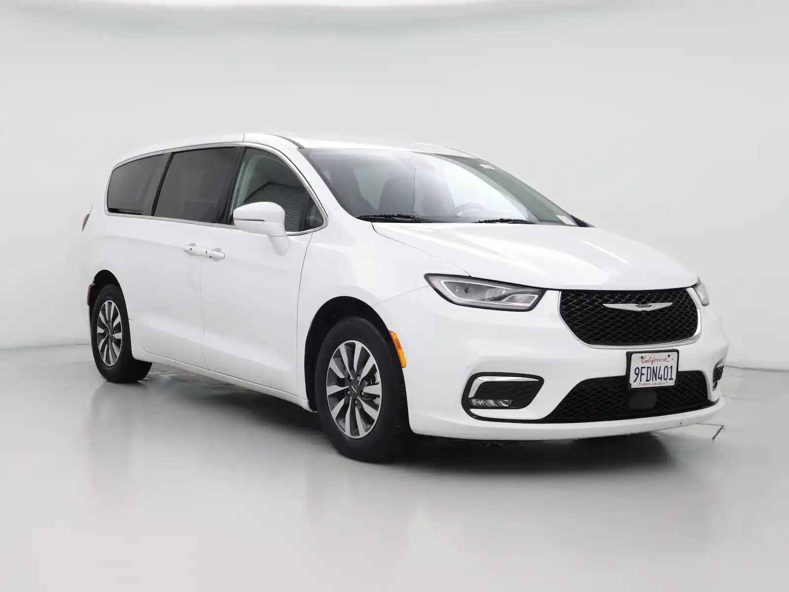 2022 Chrysler Pacifica Hybrid Touring L's photo