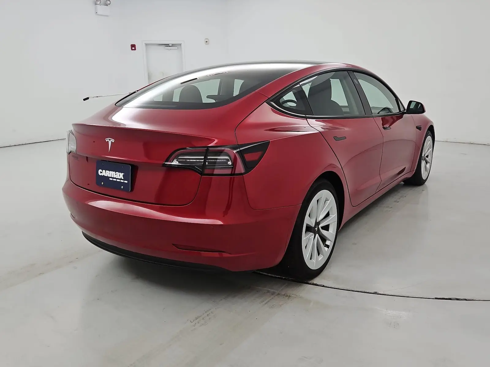2021 Tesla Model 3 Standard Range Plus photo 5
