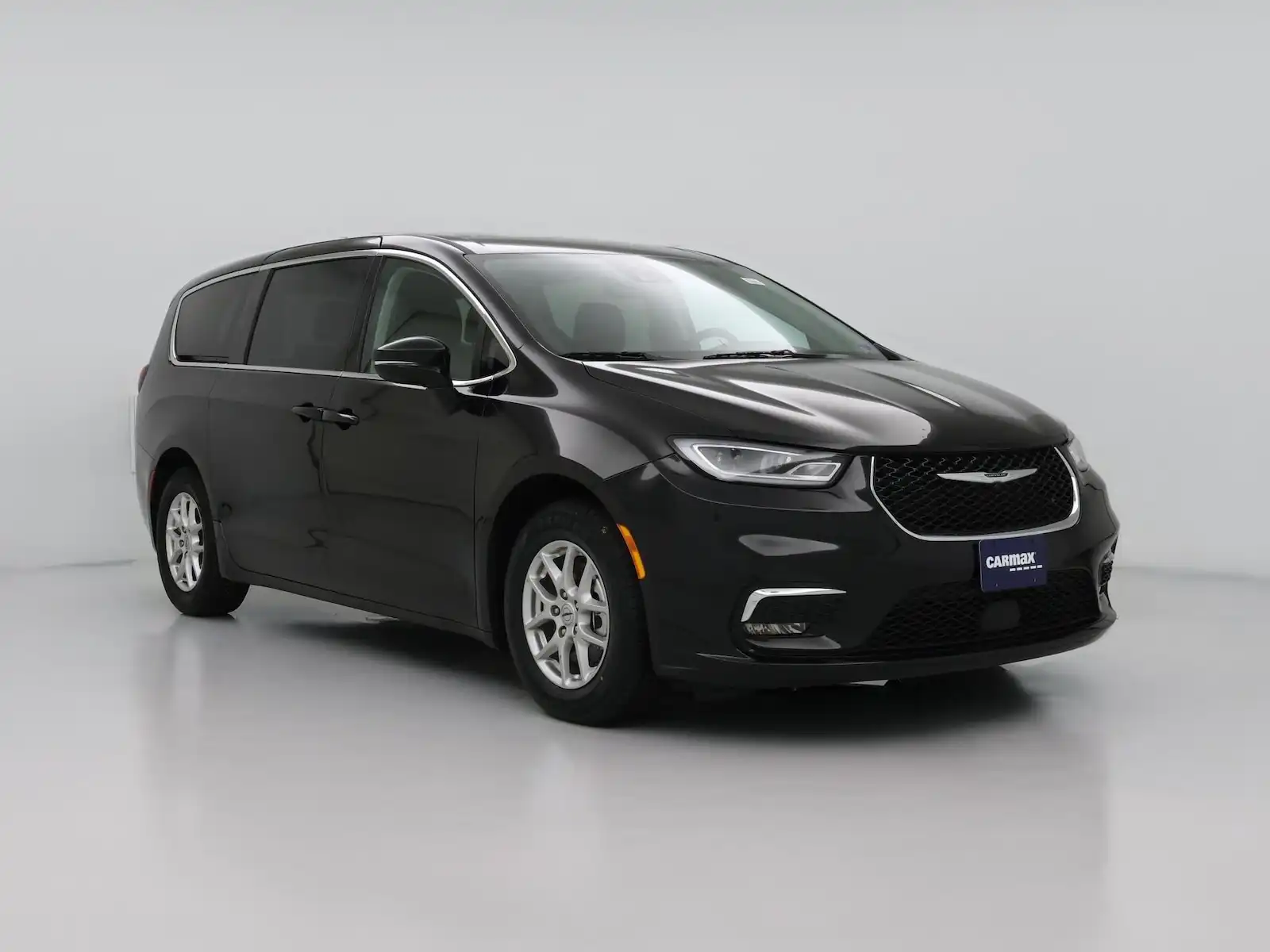 2024 Chrysler Pacifica Touring L's photo